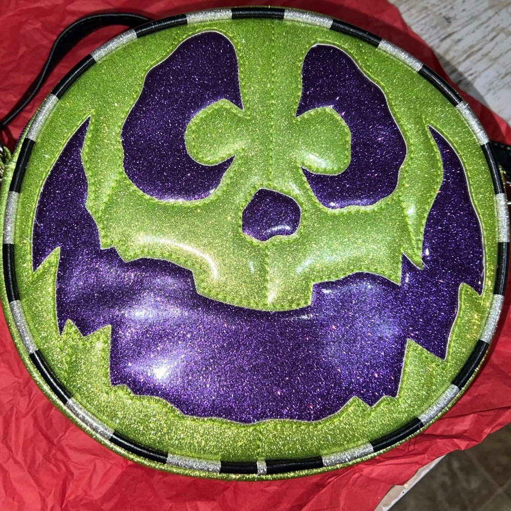 Love pain and stitches X monster posse bag